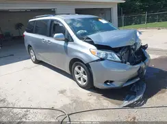 5TDKZ3DC0HS810404 2017 TOYOTA SIENNA
