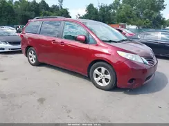 5TDKZ3DC0HS811942 2017 TOYOTA SIENNA