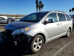 5TDKZ3DC0HS814050 2017 TOYOTA SIENNA