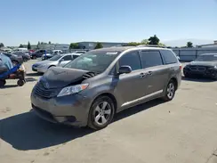 5TDKZ3DC0HS815828 2017 TOYOTA SIENNA