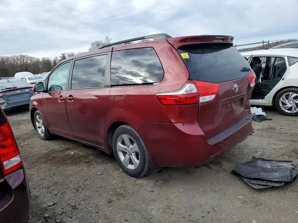 5TDKZ3DC0HS815859 2017 TOYOTA SIENNA - Image 2