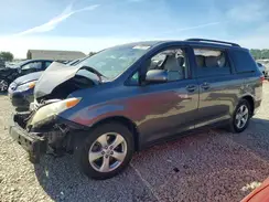 5TDKZ3DC0HS819118 2017 TOYOTA SIENNA
