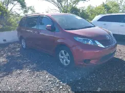 5TDKZ3DC0HS822665 2017 TOYOTA SIENNA
