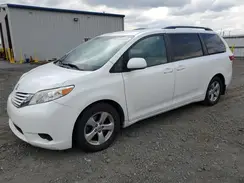 5TDKZ3DC0HS830068 2017 TOYOTA SIENNA