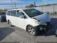 5TDKZ3DC0HS842978 2017 TOYOTA SIENNA