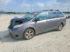 5TDKZ3DC0HS843905 2017 TOYOTA SIENNA