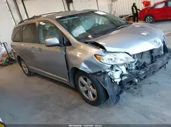 5TDKZ3DC0HS856427 2017 TOYOTA SIENNA