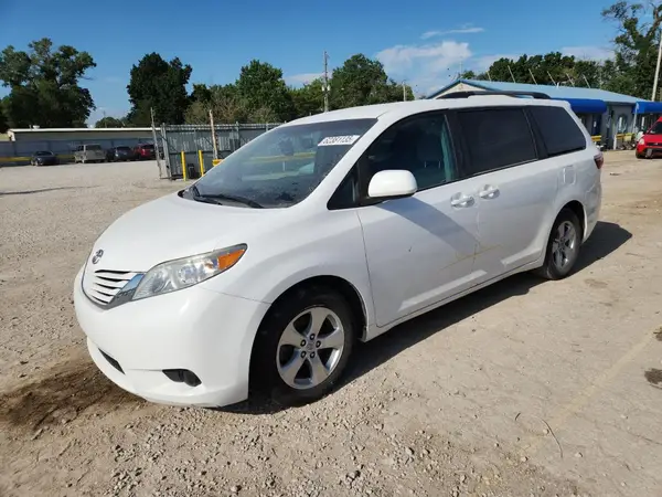 5TDKZ3DC0HS857819 2017 TOYOTA SIENNA - Image 1