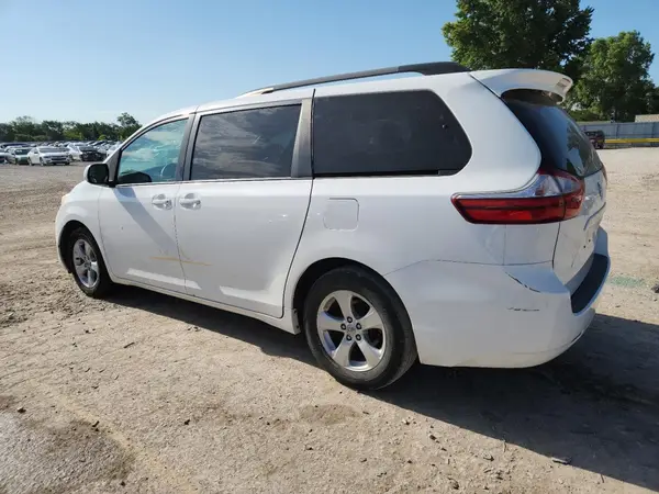 5TDKZ3DC0HS857819 2017 TOYOTA SIENNA - Image 2