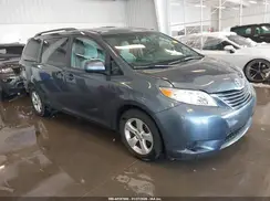 5TDKZ3DC0HS857898 2017 TOYOTA SIENNA