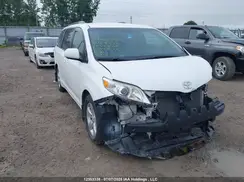 5TDKZ3DC0HS861675 2017 TOYOTA SIENNA