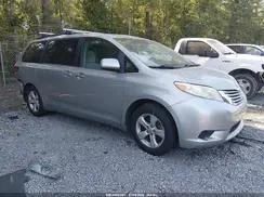 5TDKZ3DC0HS864589 2017 TOYOTA SIENNA