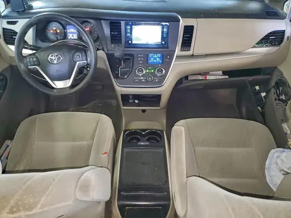 5TDKZ3DC0HS871848 2017 TOYOTA SIENNA - Image 8