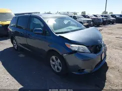 5TDKZ3DC0HS882123 2017 TOYOTA SIENNA