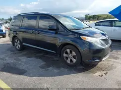 5TDKZ3DC0HS886169 2017 TOYOTA SIENNA
