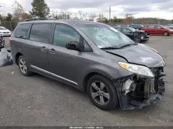 5TDKZ3DC0HS890531 2017 TOYOTA SIENNA