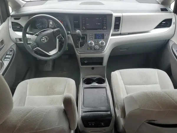 5TDKZ3DC0JS904207 2018 TOYOTA SIENNA - Image 8