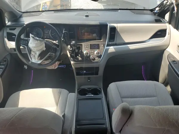 5TDKZ3DC0JS904370 2018 TOYOTA SIENNA - Image 8
