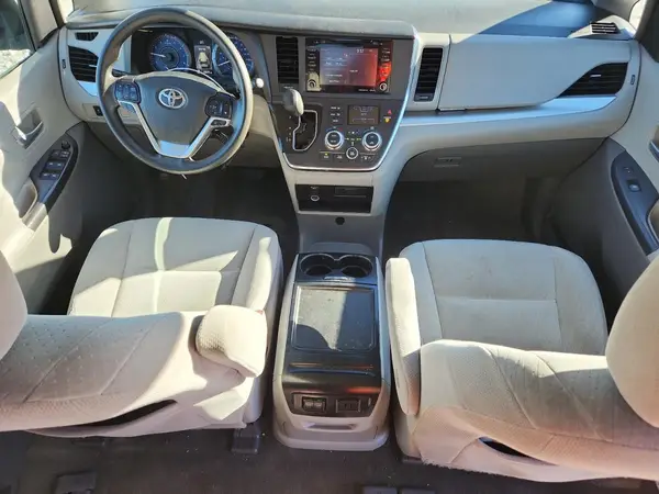 5TDKZ3DC0JS905518 2018 TOYOTA SIENNA - Image 8