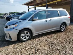 5TDKZ3DC0JS914977 2018 TOYOTA SIENNA