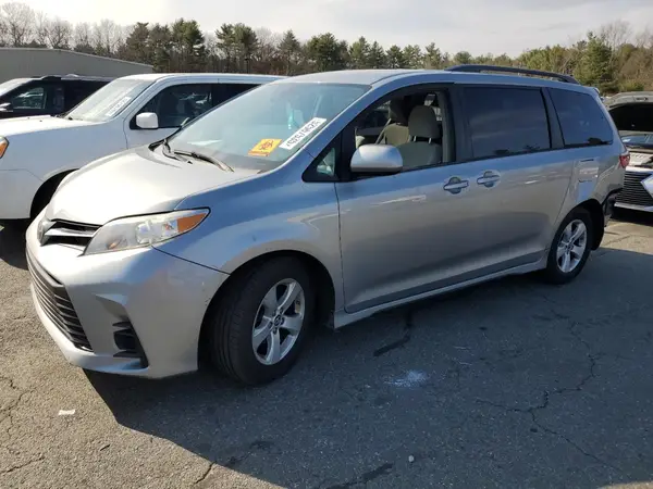 5TDKZ3DC0JS917135 2018 TOYOTA SIENNA - Image 1