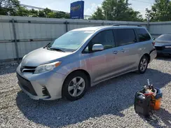 5TDKZ3DC0JS918558 2018 TOYOTA SIENNA