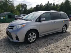 5TDKZ3DC0JS921489 2018 TOYOTA SIENNA