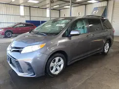 5TDKZ3DC0JS927096 2018 TOYOTA SIENNA