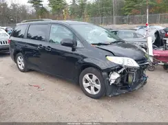 5TDKZ3DC0JS927664 2018 TOYOTA SIENNA