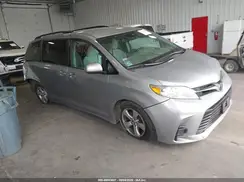 5TDKZ3DC0JS932976 2018 TOYOTA SIENNA