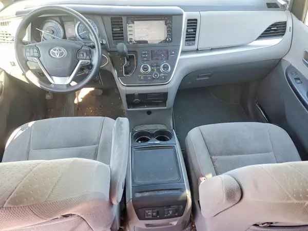 5TDKZ3DC0JS933206 2018 TOYOTA SIENNA - Image 8