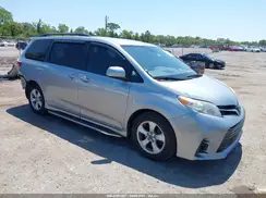 5TDKZ3DC0JS940186 2018 TOYOTA SIENNA