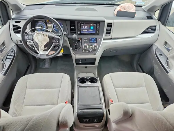 5TDKZ3DC0JS947297 2018 TOYOTA SIENNA - Image 8