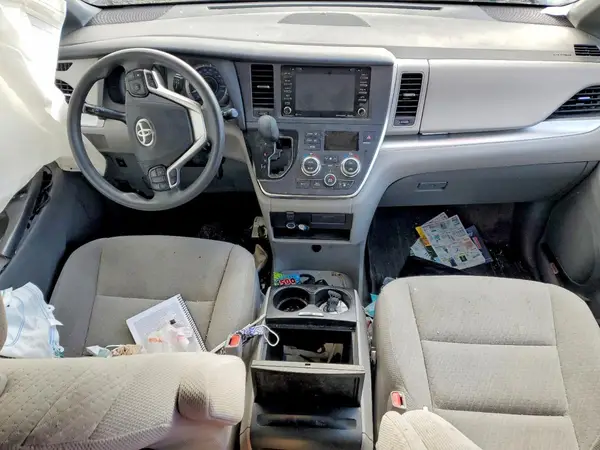 5TDKZ3DC0JS949194 2018 TOYOTA SIENNA - Image 8