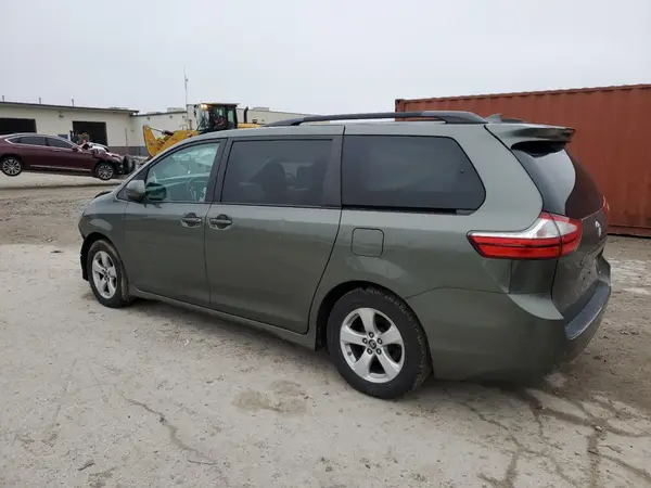 5TDKZ3DC0KS001315 2019 TOYOTA SIENNA - Image 2