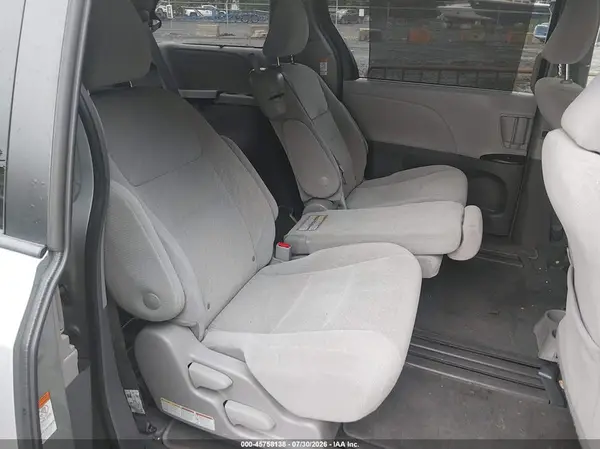 5TDKZ3DC0KS016784 2019 TOYOTA SIENNA - Image 8
