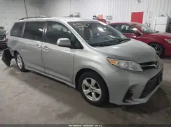 5TDKZ3DC0KS968135 2019 TOYOTA SIENNA