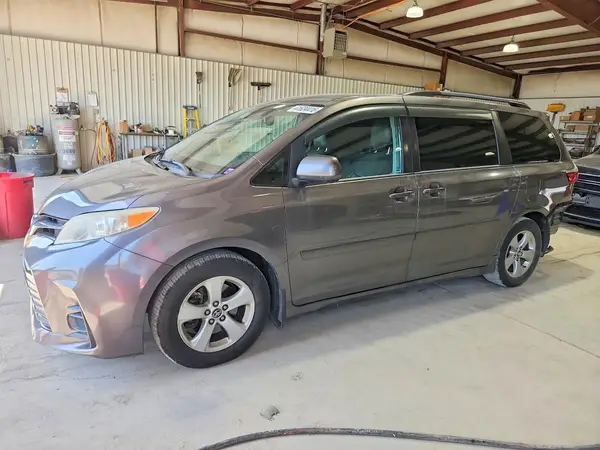 5TDKZ3DC0KS969110 2019 TOYOTA SIENNA - Image 1