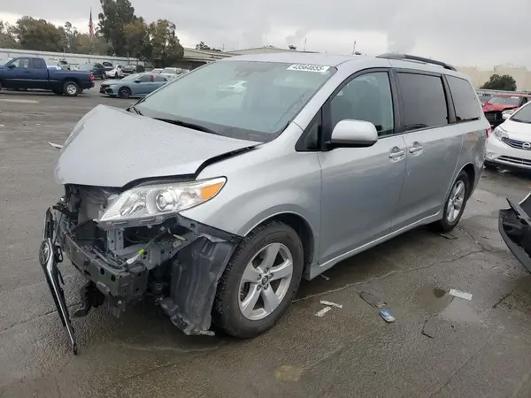 5TDKZ3DC0KS969401 2019 TOYOTA SIENNA - Image 1