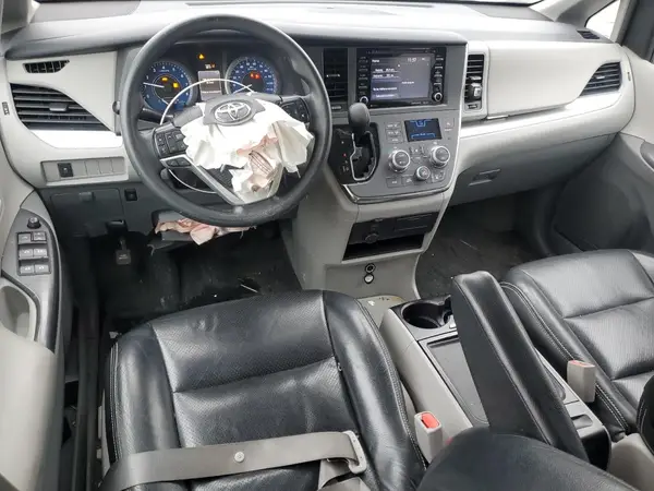 5TDKZ3DC0KS969401 2019 TOYOTA SIENNA - Image 8