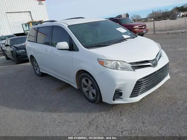 5TDKZ3DC0KS970290 2019 TOYOTA SIENNA - Image 1