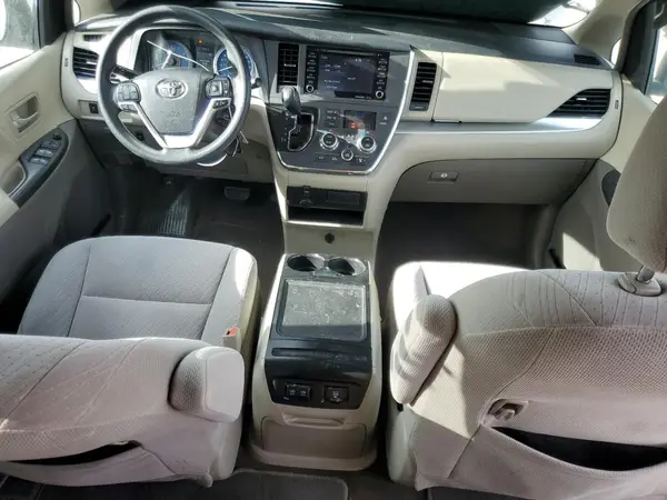 5TDKZ3DC0KS970516 2019 TOYOTA SIENNA - Image 8