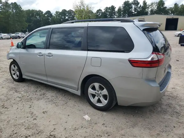 5TDKZ3DC0KS982049 2019 TOYOTA SIENNA - Image 2
