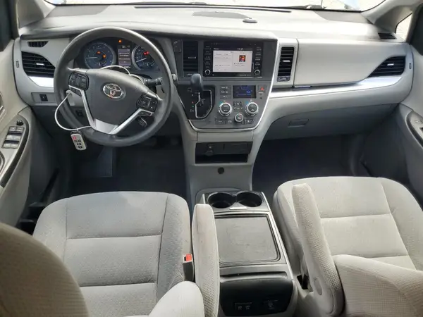 5TDKZ3DC0KS982049 2019 TOYOTA SIENNA - Image 8