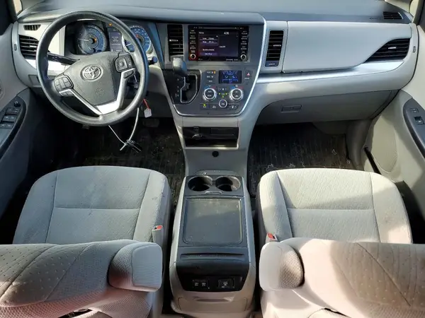 5TDKZ3DC0KS983010 2019 TOYOTA SIENNA - Image 8