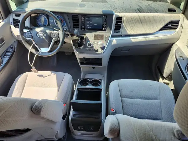 5TDKZ3DC0KS986151 2019 TOYOTA SIENNA - Image 8