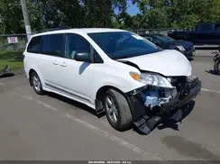 5TDKZ3DC0KS986599 2019 TOYOTA SIENNA