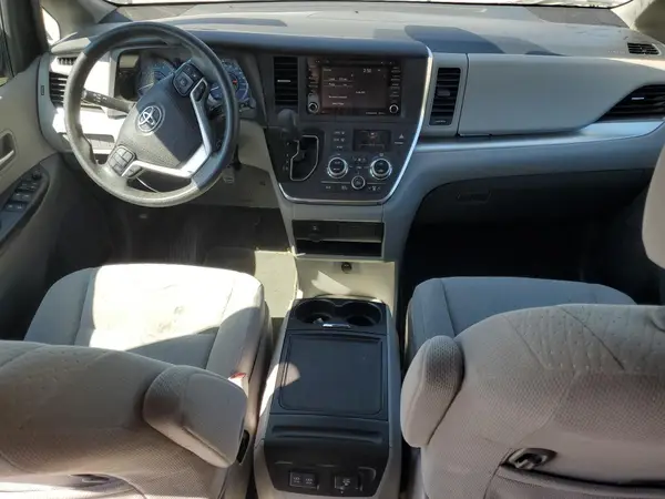 5TDKZ3DC0KS994816 2019 TOYOTA SIENNA - Image 8