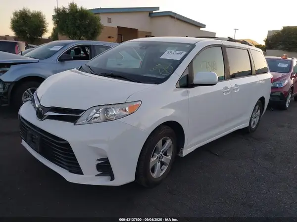 5TDKZ3DC0LS021744 2020 TOYOTA SIENNA - Image 2