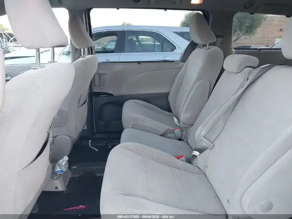 5TDKZ3DC0LS021744 2020 TOYOTA SIENNA - Image 8